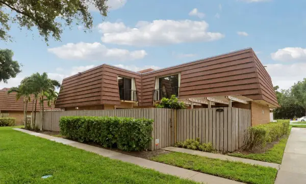 1901 19th Lane, Palm Beach Gardens, FL 33418
