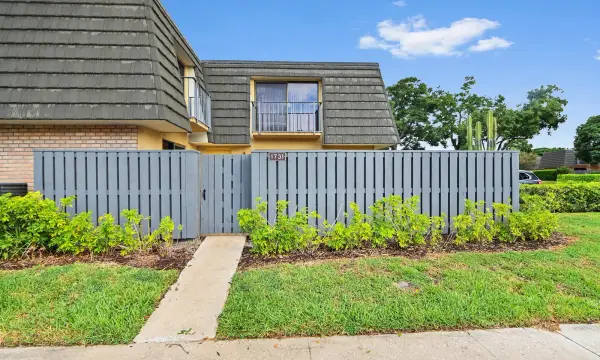 1731 17th Way, West Palm Beach, FL 33407