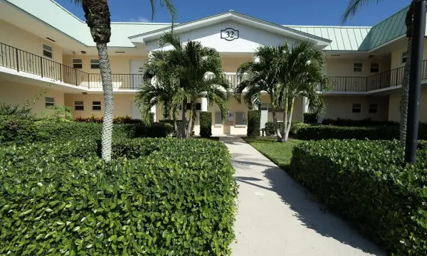 32 Colonial Club Drive 102, Boynton Beach, FL 33435