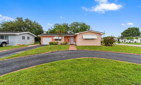 1111 NW 85th Way, Pembroke Pines, FL 33024