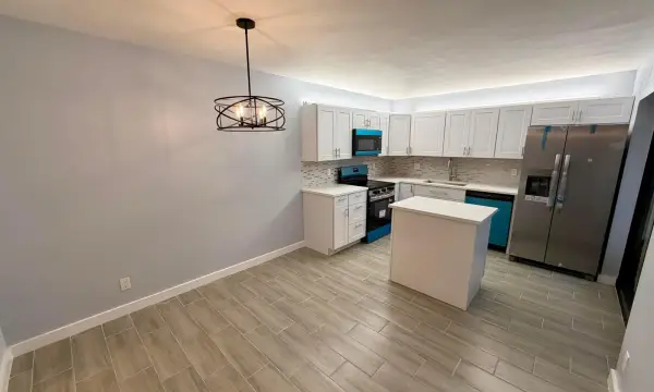 736 NW 98th Circle, Plantation, FL 33324