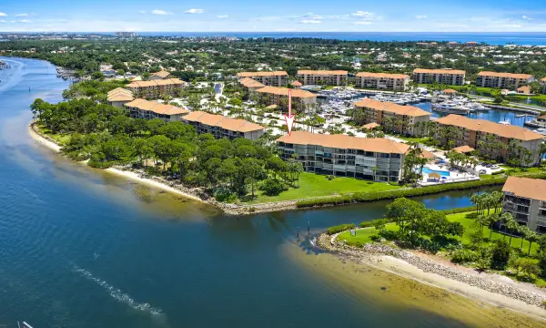 2201 Marina Isle Way, Jupiter, FL 33477