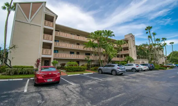 14360 Strathmore Lane 102, Delray Beach, FL 33446