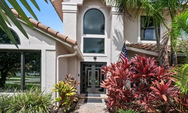 10798 Seacliff Circle, Boca Raton, FL 33498