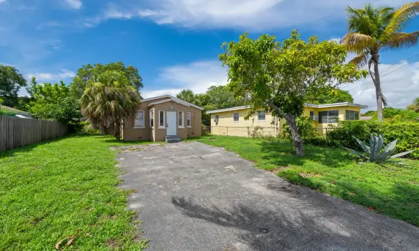649 W 10th Street, Riviera Beach, FL 33404