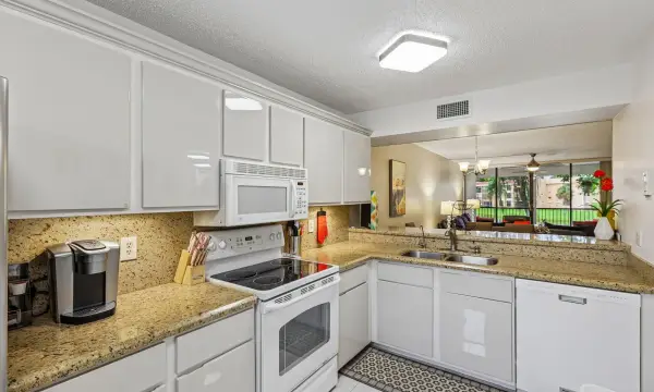 5718 Coral Lake Drive 206, Margate, FL 33063