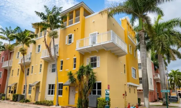 2332 Vintage Drive, Lighthouse Point, FL 33064
