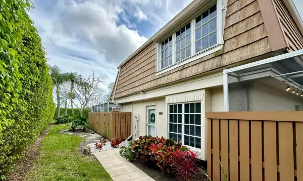 11551 Winchester Drive, Palm Beach Gardens, FL 33410