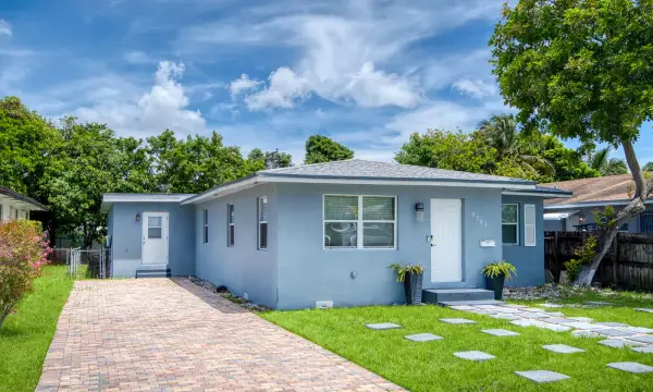2709 Dewey Street, Hollywood, FL 33020