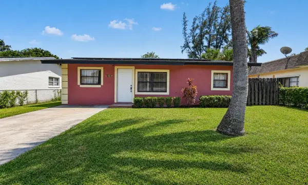 816 SW 3rd Court, Delray Beach, FL 33444
