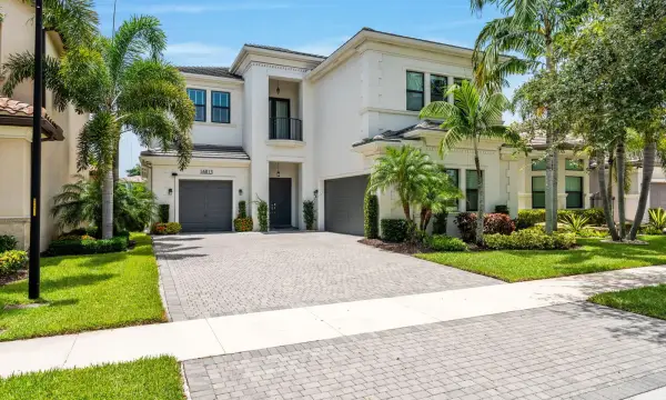 16813 Pavilion Way, Delray Beach, FL 33446