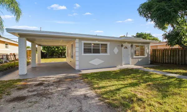4546 Carver Street, Kenwood Estates, FL 33463