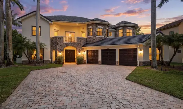 10594 Versailles Boulevard, Wellington, FL 33449