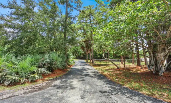 6466 Via Townsend, West Palm Beach, FL 33415