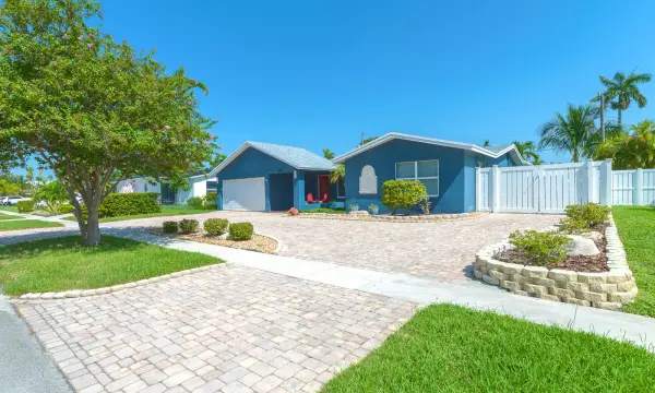 821 SE 16th Street, Deerfield Beach, FL 33441