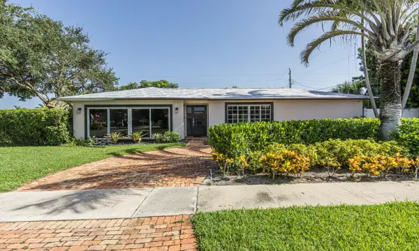 1 Tam O Shanter Lane, Boca Raton, FL 33431