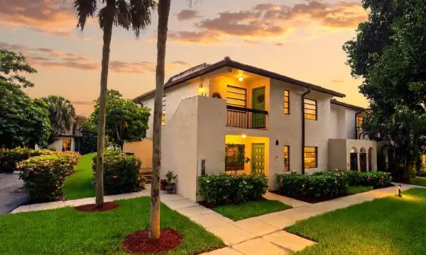 21785 Cypress Drive 46b, Boca Raton, FL 33433