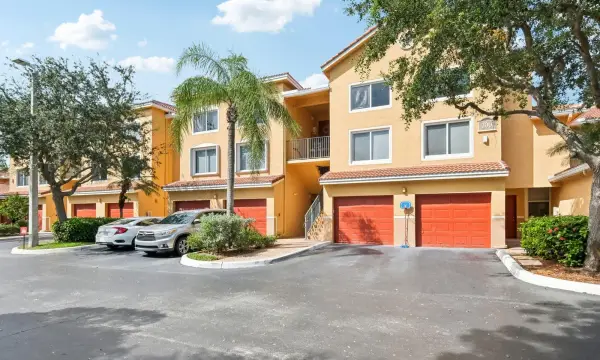 300 Scotia Drive 304, Hypoluxo, FL 33462