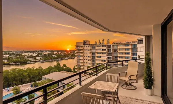 3589 S Ocean Boulevard 808, South Palm Beach, FL 33480