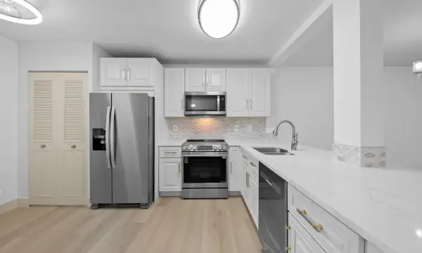 370 NW 76th Avenue 204, Margate, FL 33063