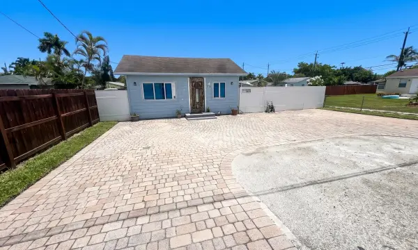 3718 Coconut Road A, Palm Springs, FL 33461
