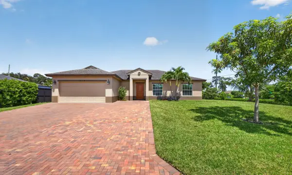 1016 Cheryl Road, Haverhill, FL 33417