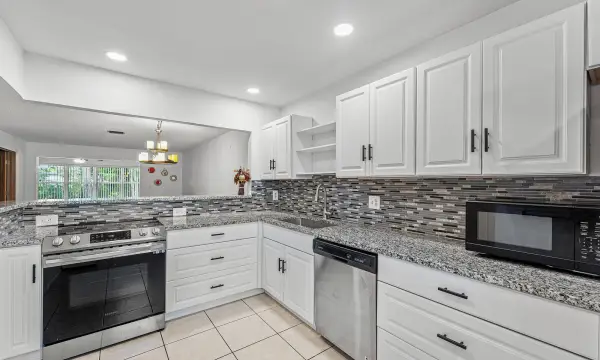 2638 Gately Drive E 125, West Palm Beach, FL 33415