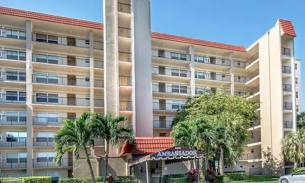 3465 Via Poinciana 804, Lake Worth, FL 33467