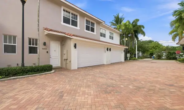 3434 NE 13th Avenue, Oakland Park, FL 33334