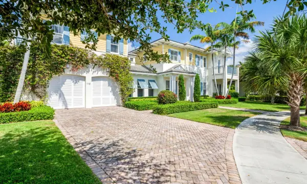 110 Sea Lane, Delray Beach, FL 33483