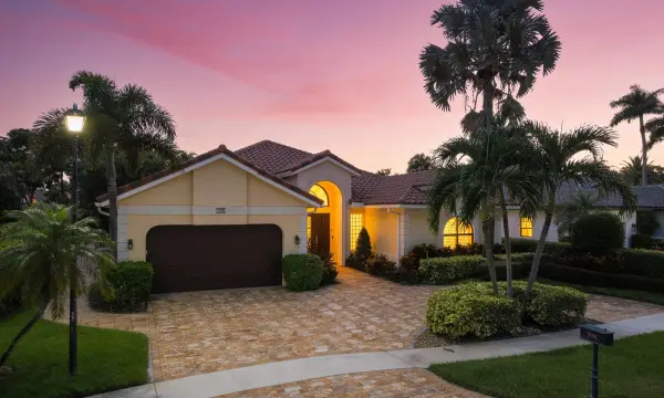 7795 La Corniche Circle, Boca Raton, FL 33433