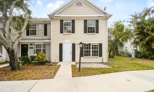 110 Old English Court, Jupiter, FL 33458