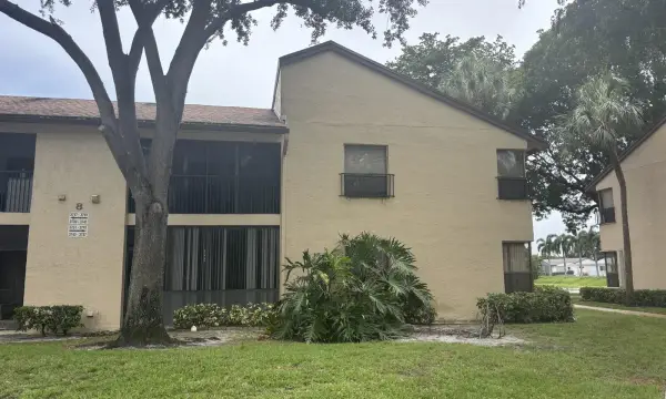3751 Cocoplum Circle 3564, Coconut Creek, FL 33063