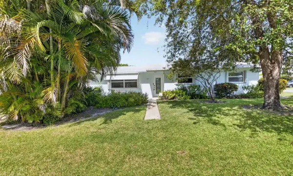 1205 SW 1st Street, Boynton Beach, FL 33435