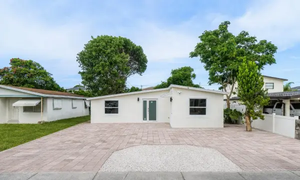 325 SW 8th Avenue, Delray Beach, FL 33444