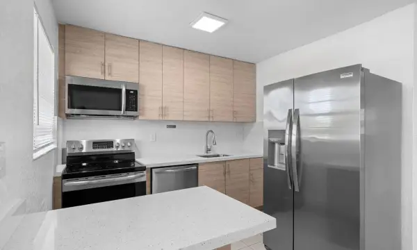110 SE 2nd Street 103, Hallandale Beach, FL 33009