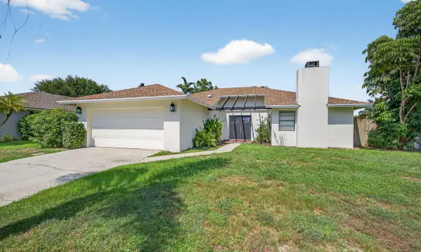 1202 Essex Drive, Wellington, FL 33414