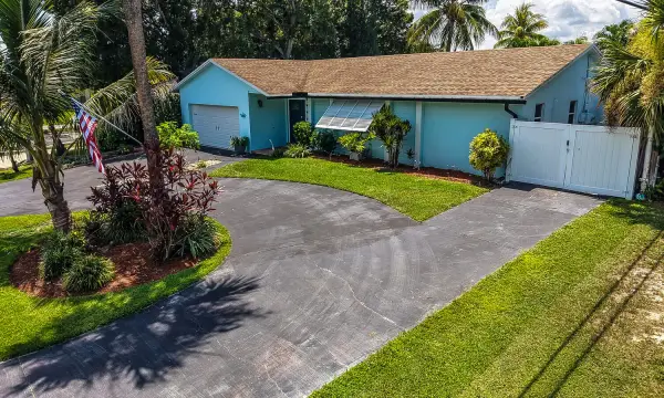 10015 Daisy Avenue, Palm Beach Gardens, FL 33410