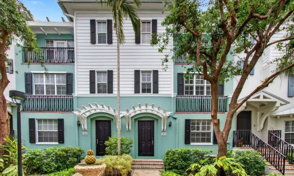 365 W Mallory Circle, Delray Beach, FL 33483