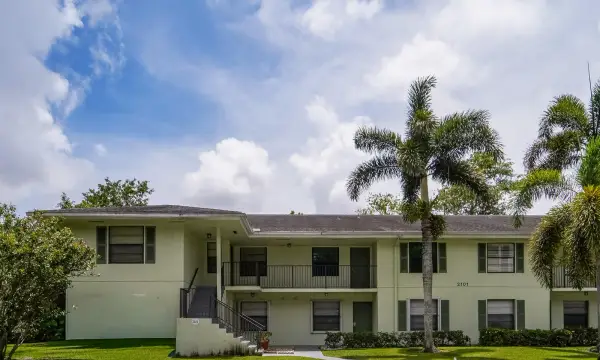 2101 Sabal Ridge Court F, Palm Beach Gardens, FL 33418