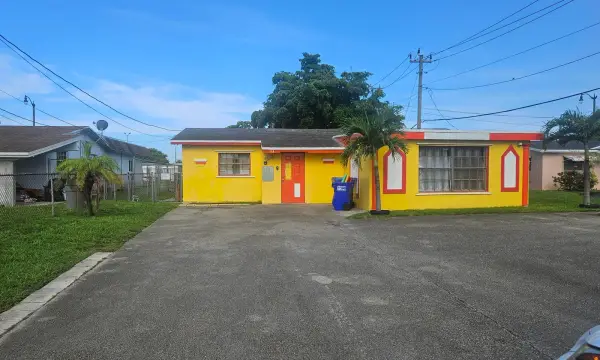 1081 NW 24th Avenue, Pompano Beach, FL 33069