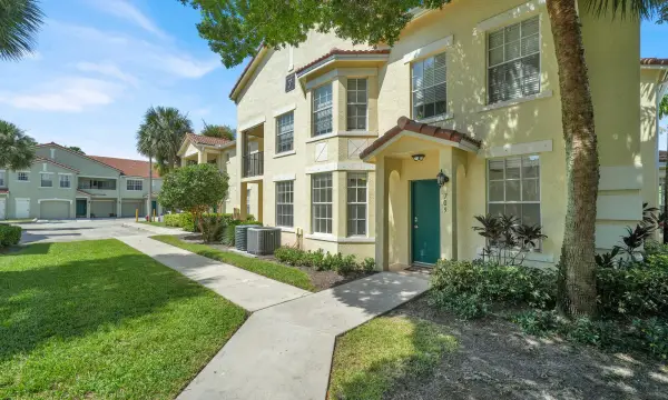 709 Belmont Place 709, Boynton Beach, FL 33436