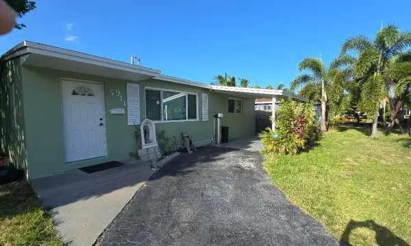 911 NE 58th Street, Oakland Park, FL 33334