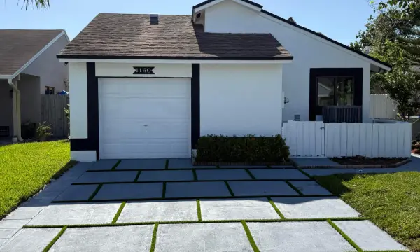 1160 SW 111th Avenue, Pembroke Pines, FL 33025