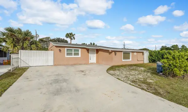 4389 Bellewood Street, Palm Beach Gardens, FL 33410