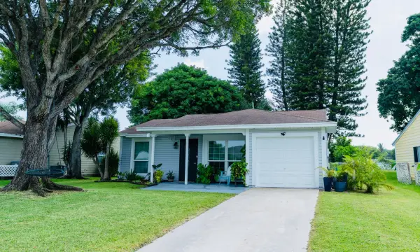 9060 Chrysanthemum Drive, Boynton Beach, FL 33472