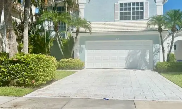 10 Blenheim Court, Palm Beach Gardens, FL 33418