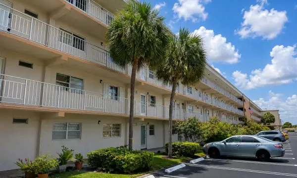 230 NE 26th Avenue 404, Boynton Beach, FL 33435