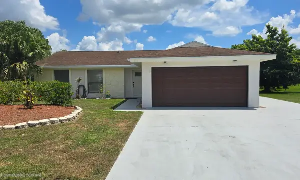 118 Cambridge Lane, Royal Palm Beach, FL 33411