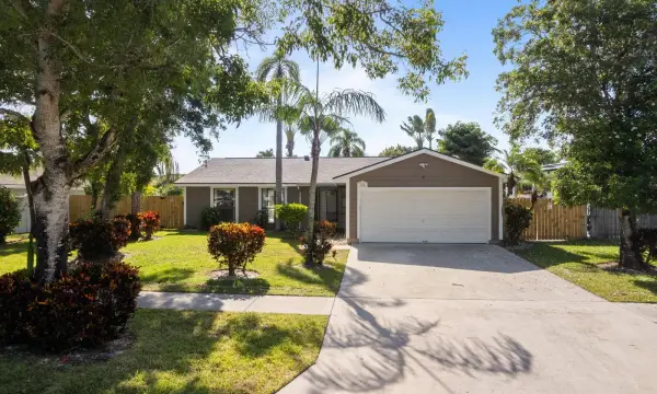 108 Cambridge Lane, Royal Palm Beach, FL 33411
